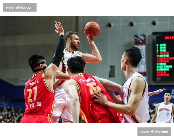 焦点对决掀热潮 国内外赛场同日上演巅峰较量与新星崛起传奇故事 - 副本 (2) 焦点对决掀热潮 国内外赛场同日上演巅峰较量与新星崛起传奇故事 - 副本 (2)