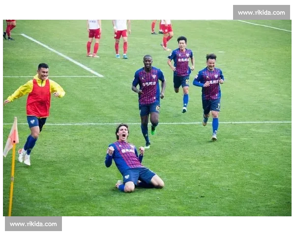 联赛崛起与国足突破并进共同书写中国足球历史新篇章新时代伟大征程 - 副本 - 副本